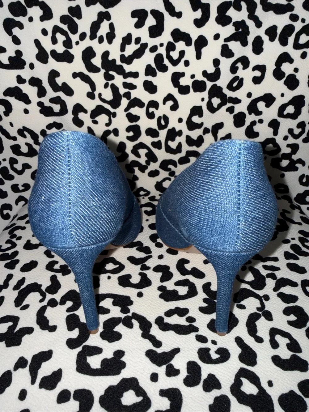 SCHUTZ Denim Blue Pointed-Toe Pumps 🪁